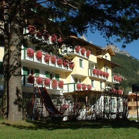 Hotel Montana Pozza di Fassa Exteriér fotografie